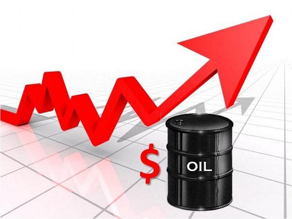 Nga, Saudi Arabia “đóng băng” sản lượng, giá dầu tăng vọt
