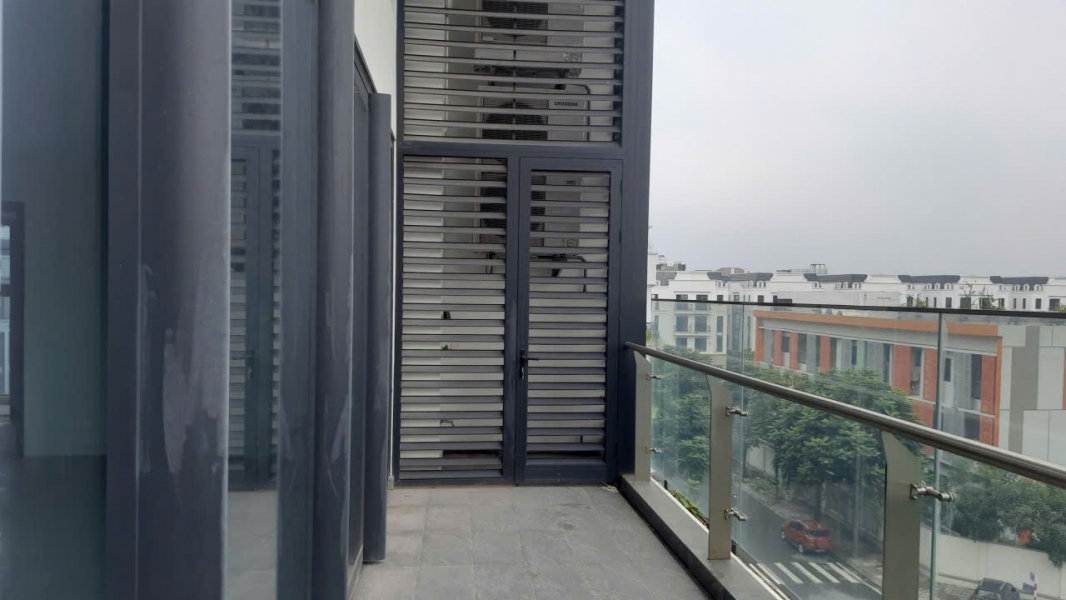 22.10.25 Cho thuê căn hộ Sunshine Green Iconic đẳng cấp nhất Long Biên 3 ngủ dt 200m2 nhà nguyên