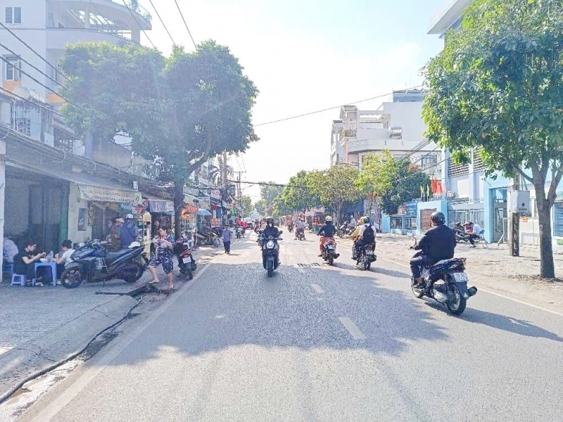 Bán nhà 2 lầu mặt tiền KD sầm uất đường Âu Dương Lân P.3 Quận 8