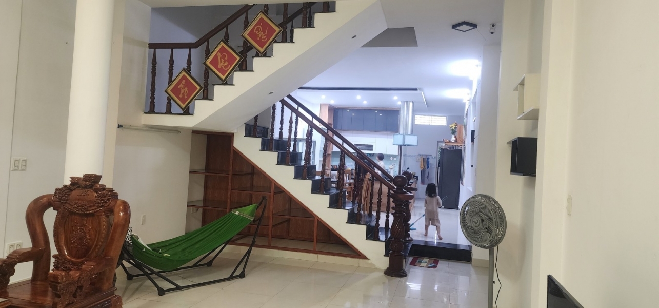 Bán nhà 3 tầng MT Nguyễn Dữ Hải Châu 96.5m2 gần Nguyễn Hữu Thọ giá 8.5 tỷ