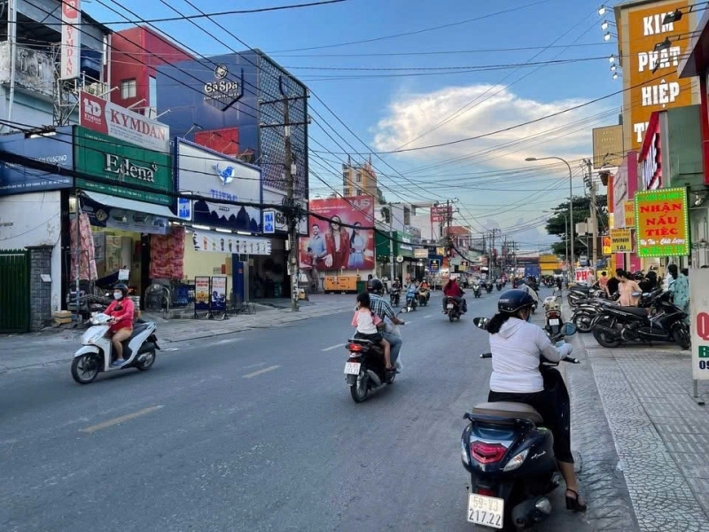 BÁN NHÀ CẤP 4 (7.6x28) MẶT TIỀN NGUYỄN ẢNH THỦ – HIỆP THÀNH Q12