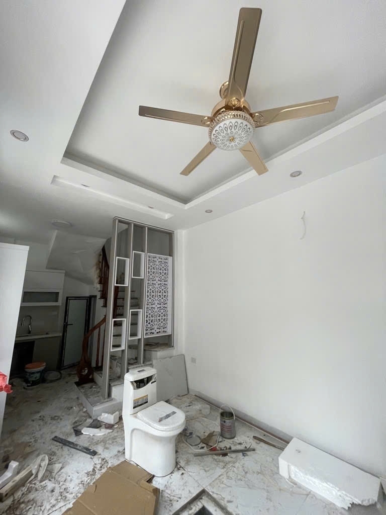 Bán nhà Đức Giang 30m Tiện ích ngập tràn Nhà mới xây. Nội thất cơ bản . Sổ đỏ cất két. Gía chỉ 6x