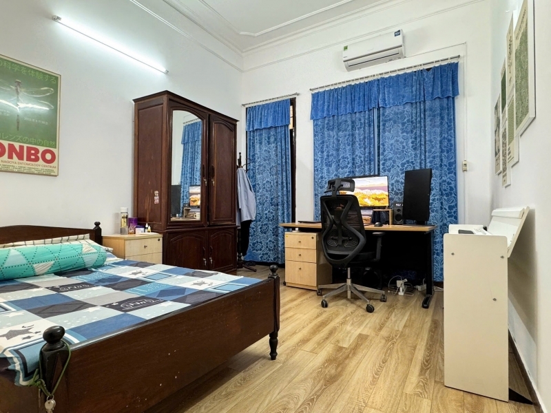 Bán nhà mặt phố Hàng Bạc 80m2 4 tầng mặt tiền 4m 70.5 tỷ kinh doanh siêu đỉnh phù hợp xây khách sạn