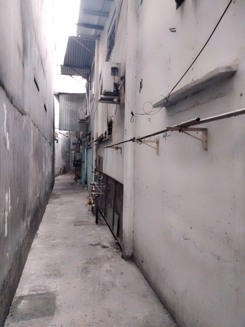 Bán nhà Mặt tiền đường Thạch Lam - gần Thoại Ngọc Hầu 5.3x26.5m Cấp 4 tiện xây 16.9 tỷ