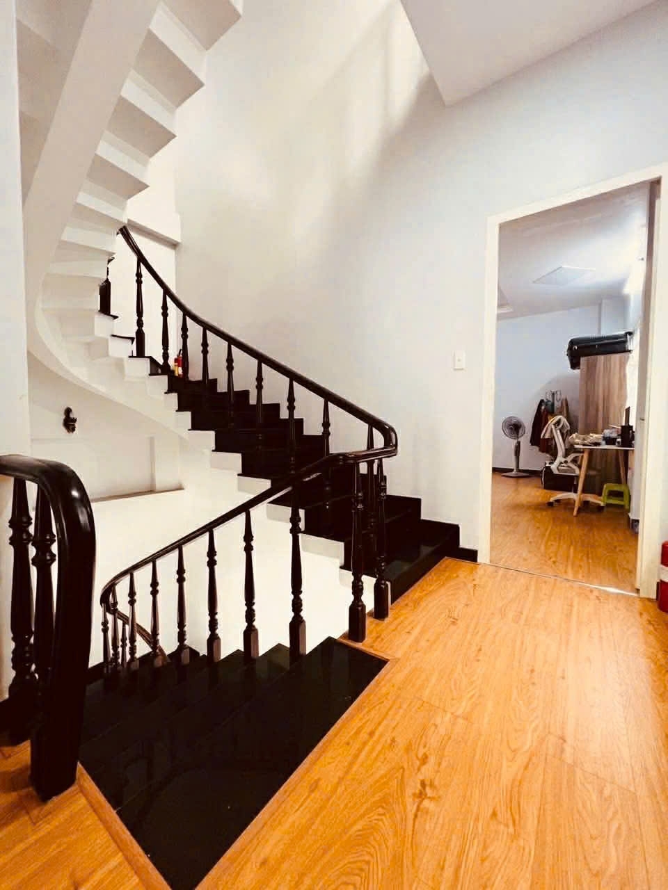 Bán nhà Mặt tiền Nguyễn Thái Bình - gần Xuân Diệu 5x16m 3 Tầng - 5PN hạ còn 238 tỷ.