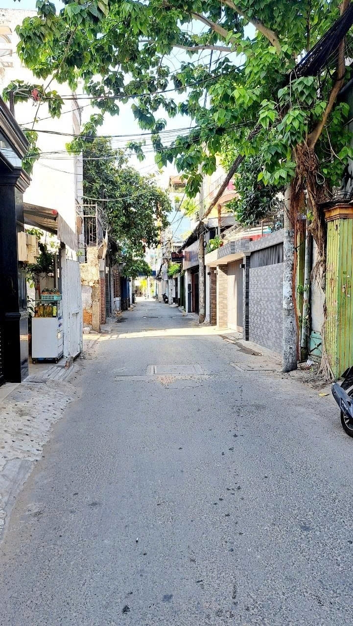 Bán nhà Mặt tiền Sao Mai - giao Cách Mạng Tháng Tám 52x21m 5 Tầng 1 đời chủ 199 tỷ.