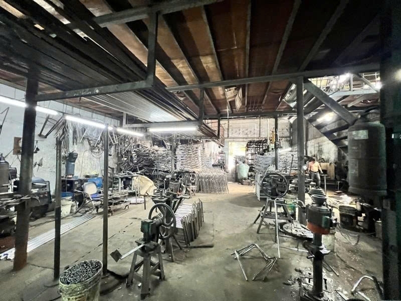 Bán nhà Mặt tiền Trịnh Đình Thảo ngay Lũy Bán Bích 11x32m Cấp 4 full thổ 455 tỷ.