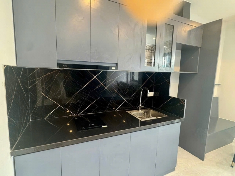 Bán nhà ngõ Tân Mai 82m² xây 5 tầng mặt tiền 55m 16 tỷ - có thang máy