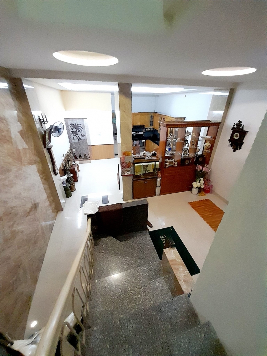 Bán nhà Thanh Xuân dt70m2 mặt tiền rộng gần oto ngõ thông 2 thoáng nhỉnh 12 tỷ