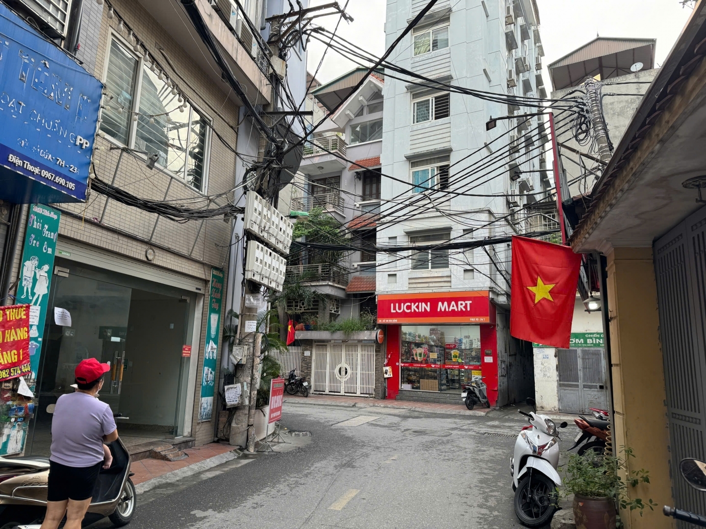 Cần cho thuê mặt bằng tầng 1 Địa chỉ: Số 183B Hoa Bằng Yên Hoà CG Hà Nội