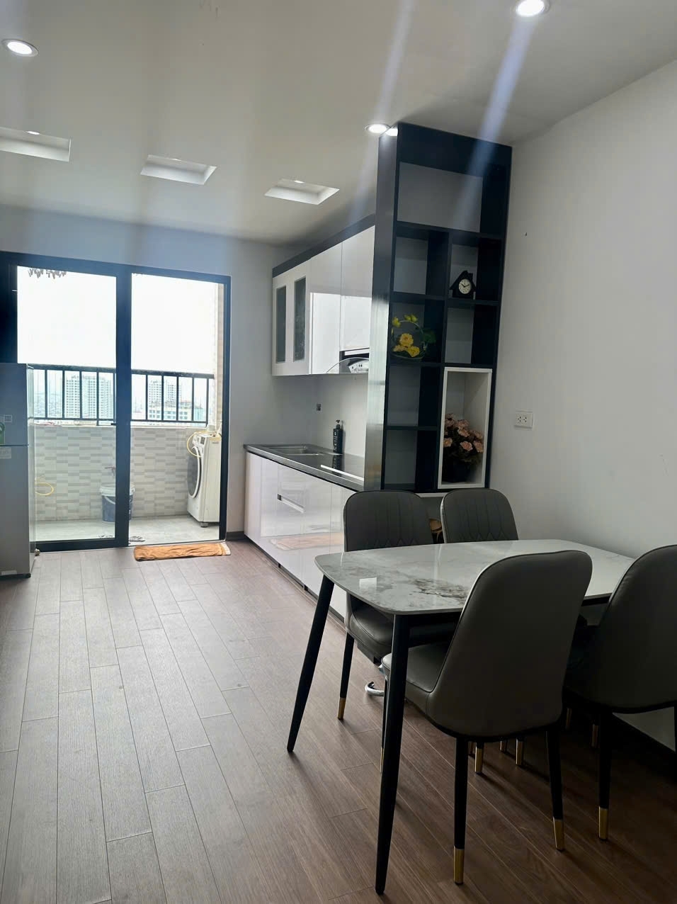 Căn hộ chung cư HH Linh Đàm Hoàng Mai view hồ 72m2 x 2 ngủ giá rẻ chỉ 2.x tỷ