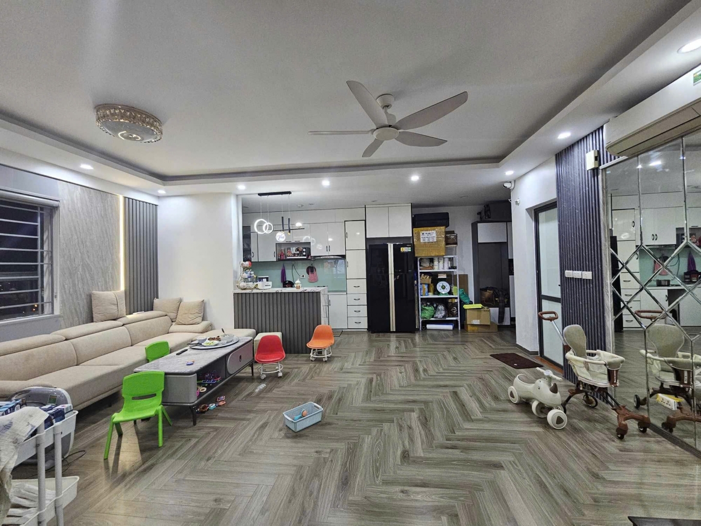 Căn hộ chung cư sổ đỏ toà Rice City Linh Đàm Hoàng Mai 70 mét 2 ngủ 2 wc giá nhỉnh 4 tỷ