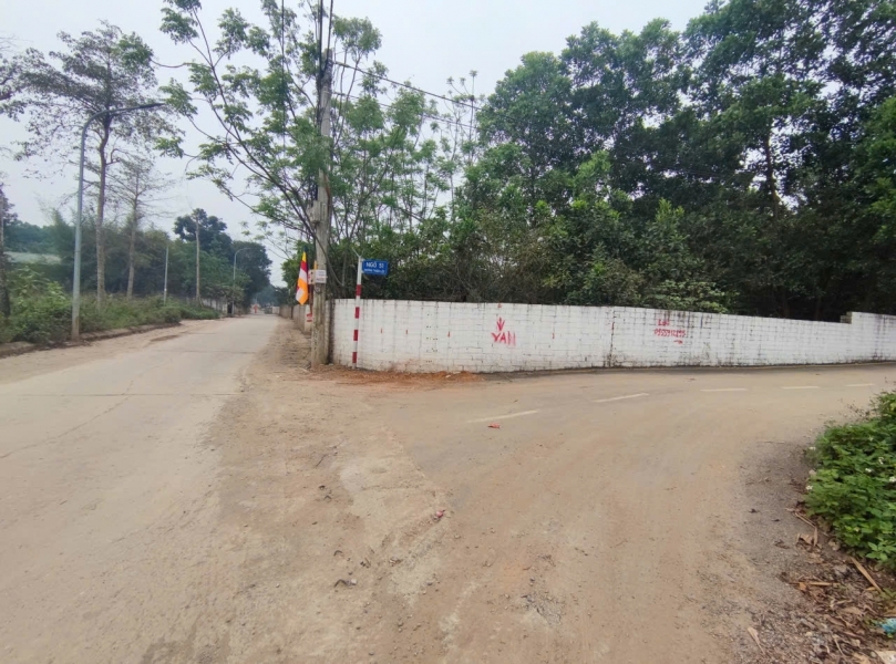 Chính chủ bán đất đẹp  Vĩnh Lộc Tx Sơn Tây Ba bước ra QL 21(80m) 126 m2 Giá 25 tr/m2 tỷ.