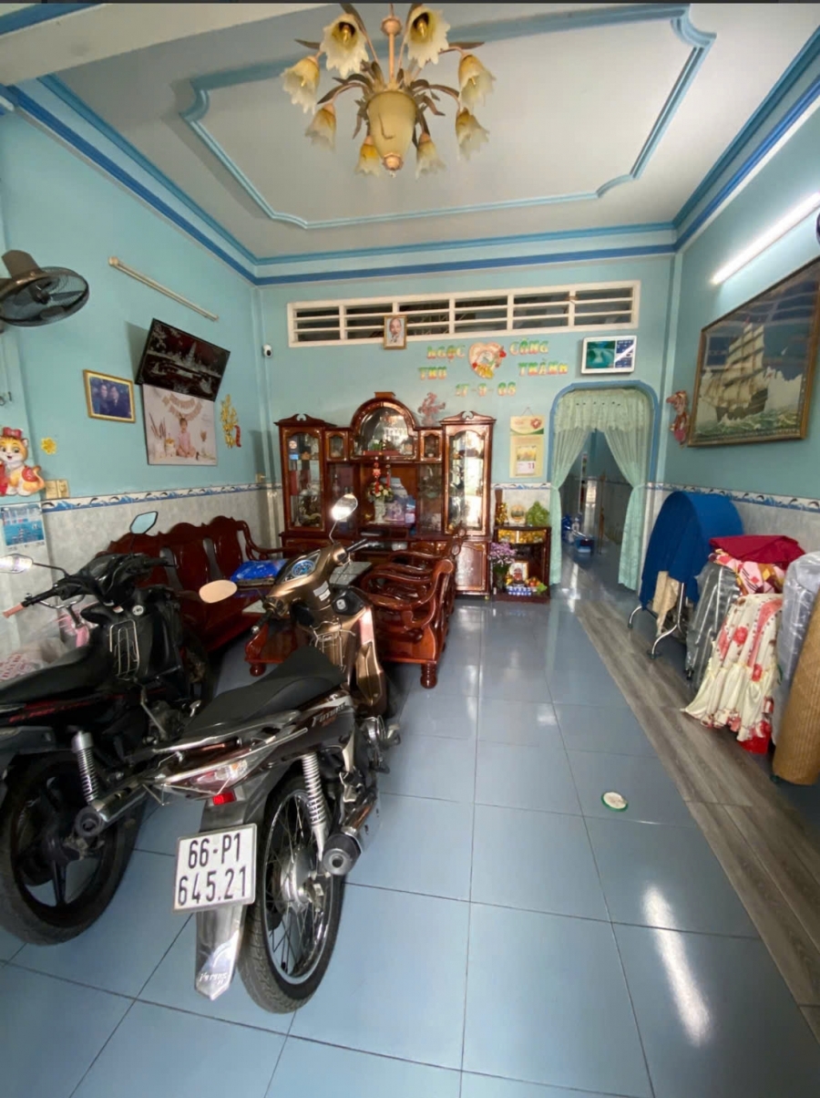 Chính chủ cần bán nhà 1 triệt 1 lầu với 72m2 có vị trí đẹp tại Phường 1 - TP Cao Lãnh - Đồng Tháp.