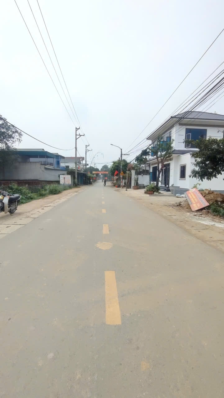 Chính chủ cần tiền Đất nền Hòa Lạc view hồ cực mát. Sổ đỏ sẵn. LH: 0812095976