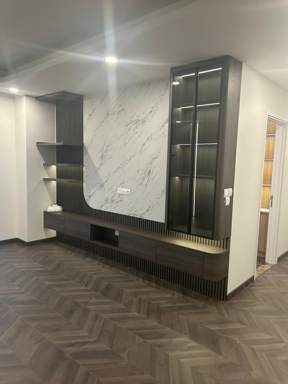 Cho thuê căn góc 3 phòng ngủ full nội thất tại tòa C Paragon Cầu Giấy
