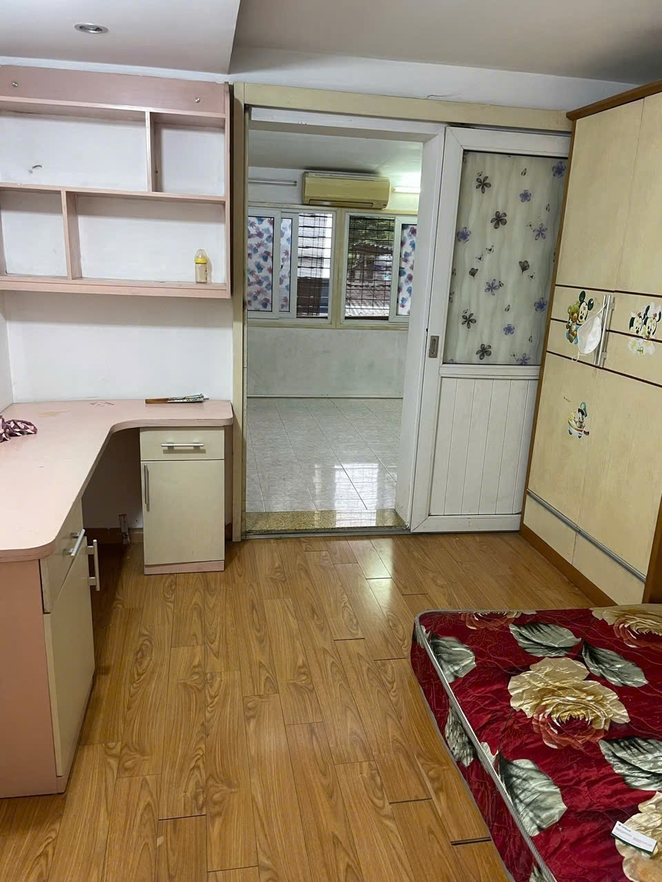 Cho thuê căn hộ Tập thể tầng 3 Quỳnh Mai 60m2 2 ngủ 7 Triệu ở hộ gia đình
