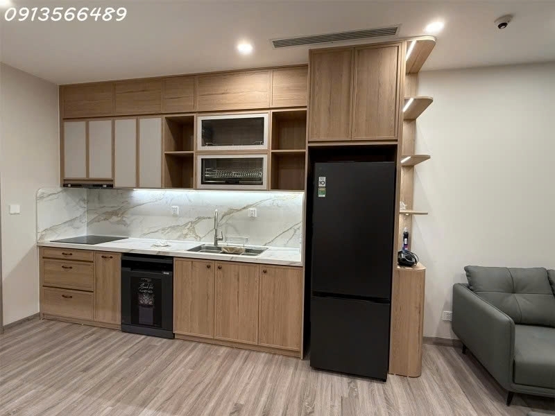 Cho thuê CHCC 2 phòng ngủ tầng 8 view sông Hồng DT 61m2 9.5 triệu/tháng