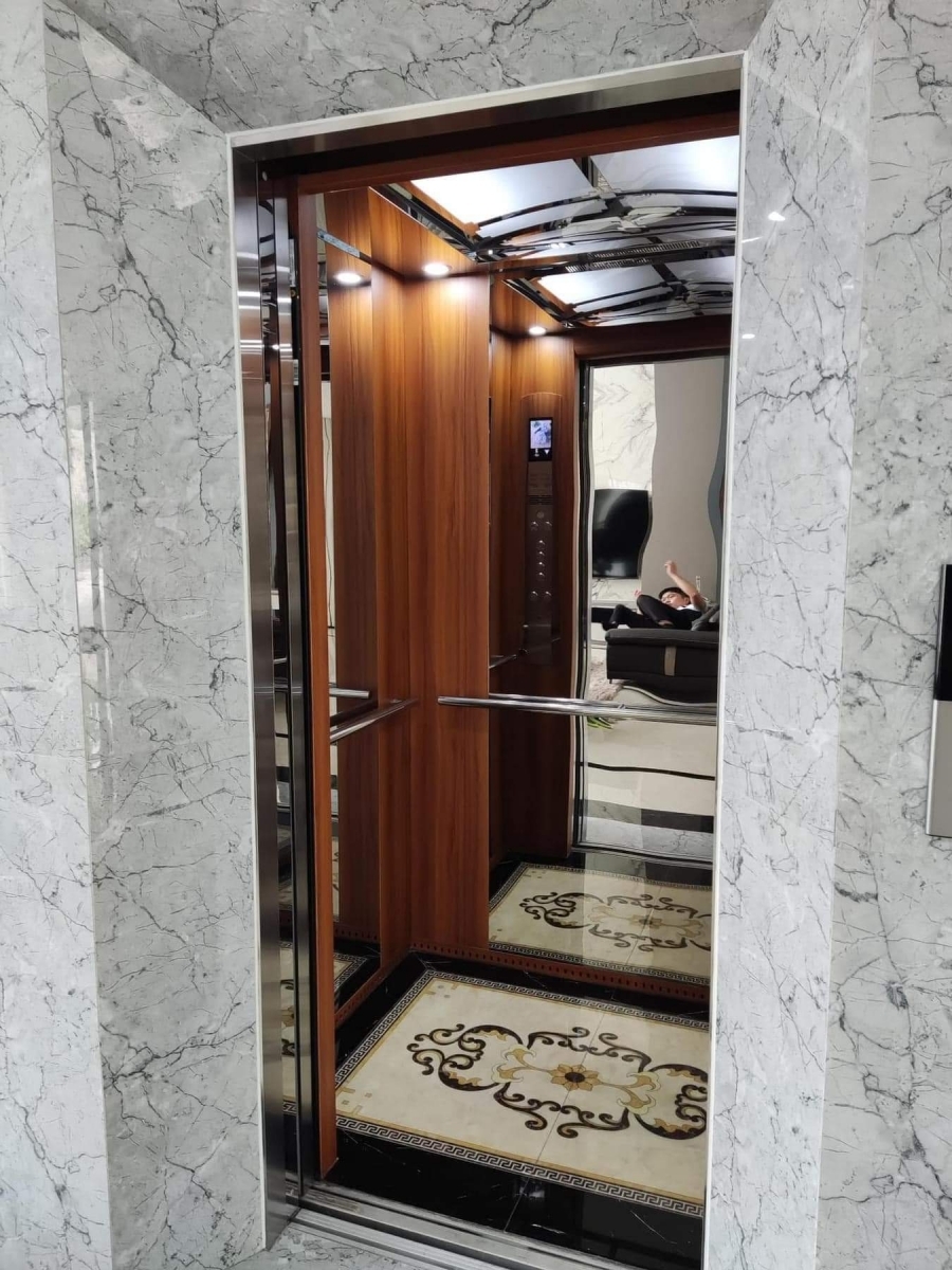 Cho thuê nhà đẹp Tôn Đức Thắng thang máy; vỉa hè 106m2* 5T- 32 Tr