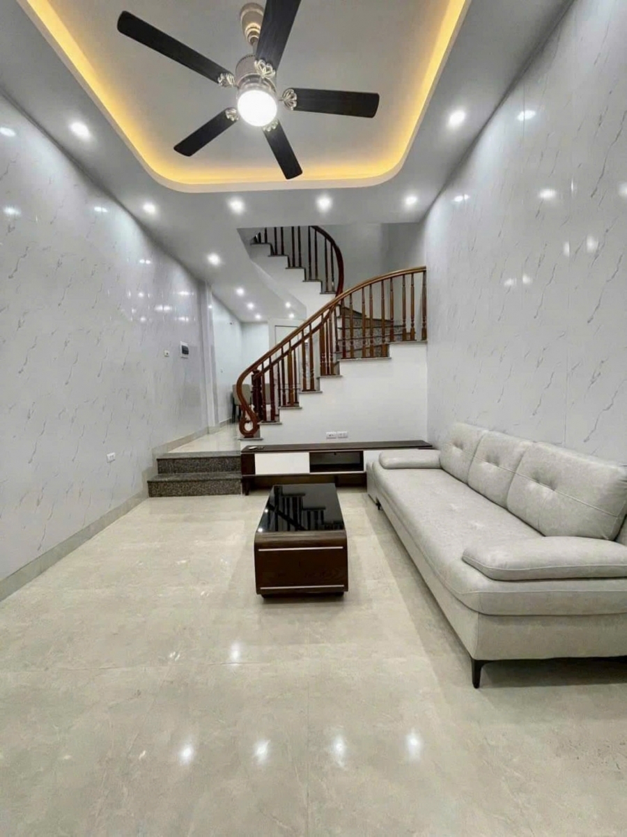 Cho thuê nhà Định Công Thượng 38m2 x 4 tầng 4 ngủ 12 Triệu KD online ở gia đình