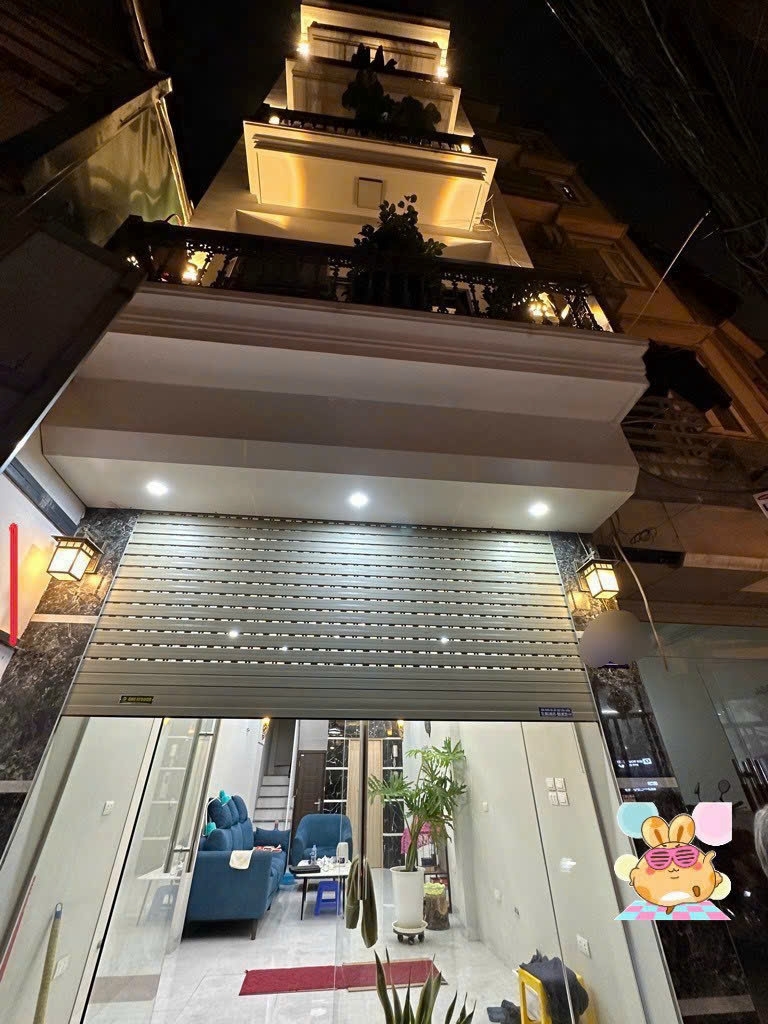 Cho thuê nhà Mặt Phố Hoàng Mai 35m2 x 6 tầng thang máy 17 Triệu KD VPcty ở gđ