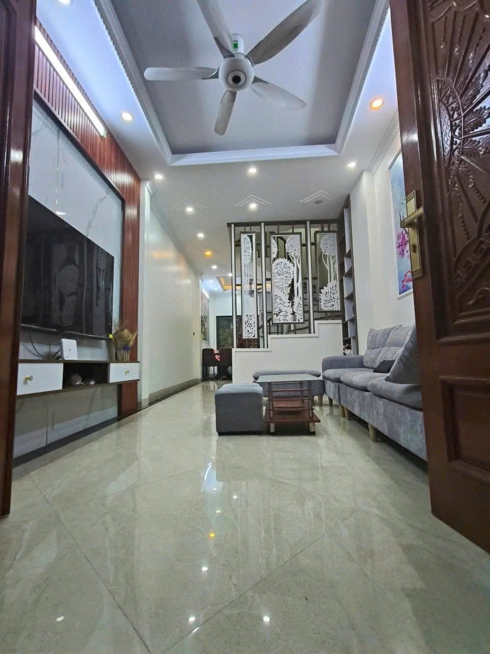 Cho thuê nhà mới cứng Phố Giải Phóng 5 tầng x 50m2 6 ngủ 20 Triệu làm VP ở gđ