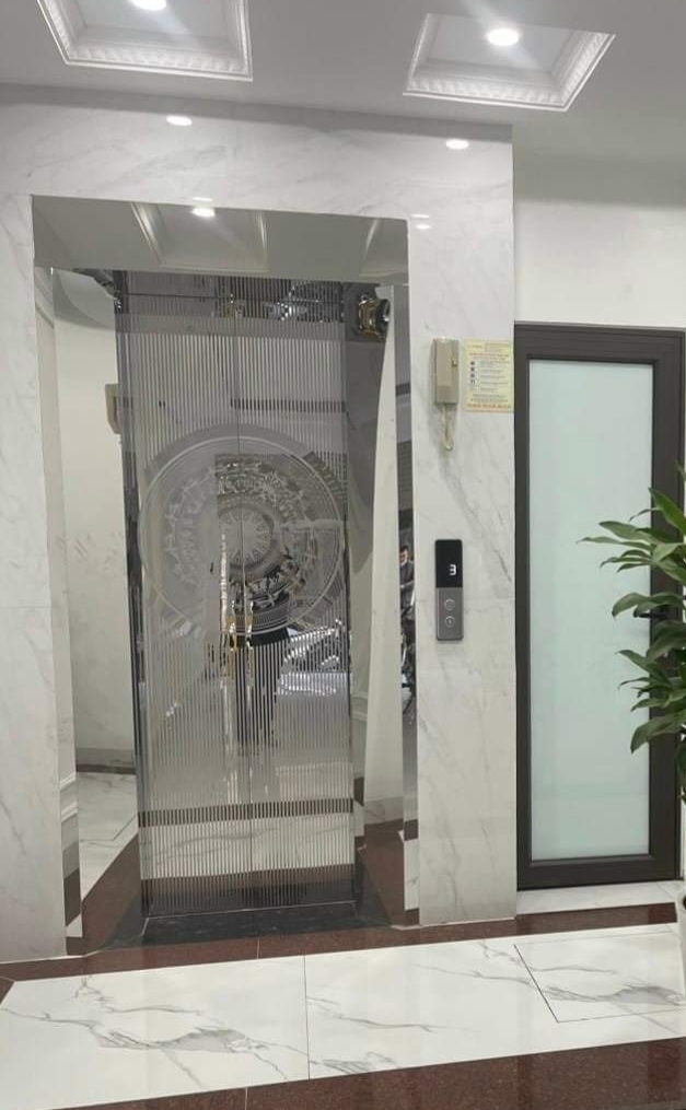 Cho thuê nhà mới thang máyvỉa hè 118m2- 4T Trần Nhân Tông_45 Tr