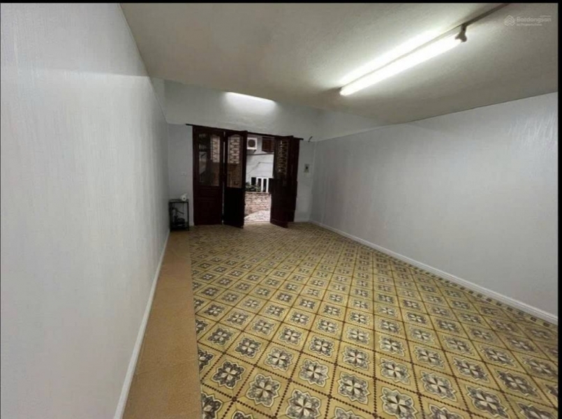 Cho thuê nhà ngõ 127 Nguyễn Trãi 43m2 x 3.5 tầng 2 ngủ 8 Triệu ở gia đình nhóm