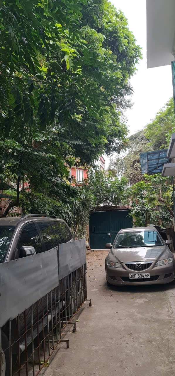 Cho thuê nhà ngõ 202 Trịnh Đình Cửu 38m2 x 5 tầng 3 phòng ngủ 125 triệu