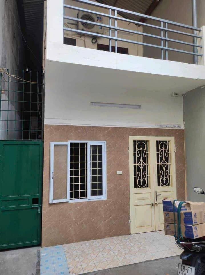 Cho thuê nhà ngõ Tân Mai 55m2 x 2 tầng 2PN 1VS 75 triệu