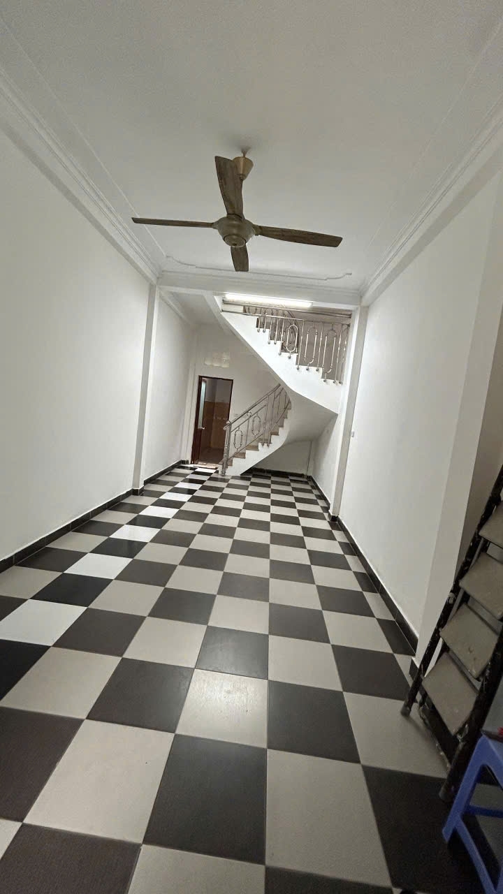Cho thuê nhà ngõ Văn Chương 35m2 x 3 tầng 3 ngủ 10 Triệu vào được ngay