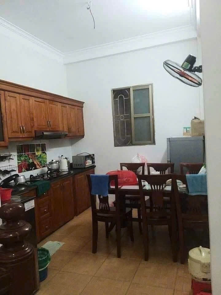 Cho thuê nhà nguyên căn ngõ 112 phố Nam Dư 38m2 3 tầng 3 phòng ngủ 3 WC 7 Triệu