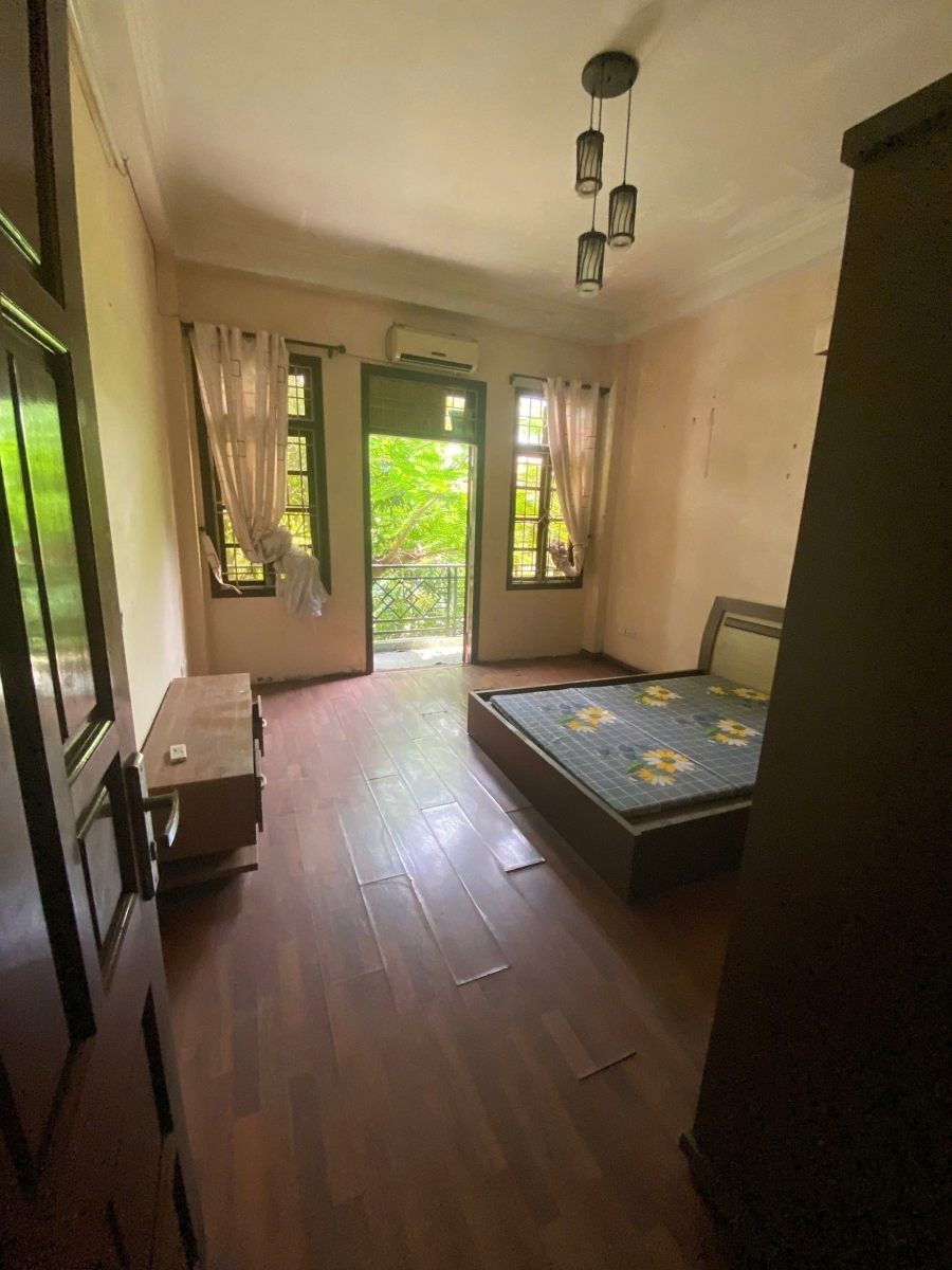 Cho thuê nhà nguyên căn ngõ 65 Khuất Duy Tiến 40m2 x 3 tầng1 lửng3 ngủ2 wc 10 triệu