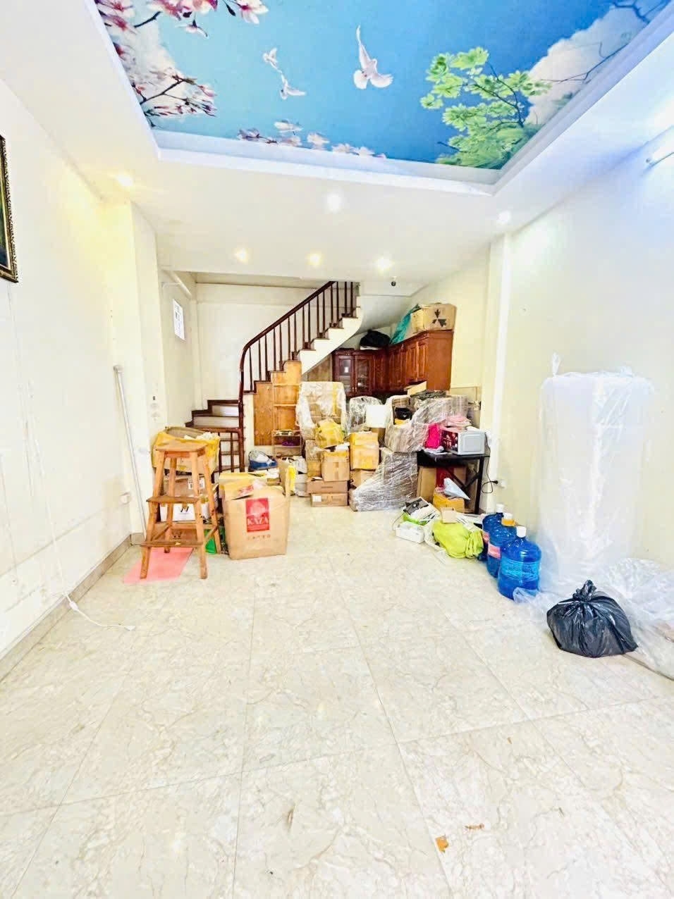 Cho thuê nhà nguyên căn ngõ 9 Vĩnh Hưng 35m² x 5 tầng gồm 3 phòng ngủ khép kín 11 triệu