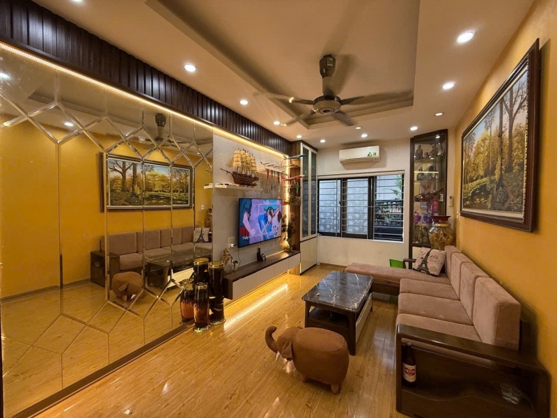 Cho thuê nhà nguyên căn ngõ Mạc Thị Bưởi 35m² x 5 tầng 3PN 4VS 15 triệu