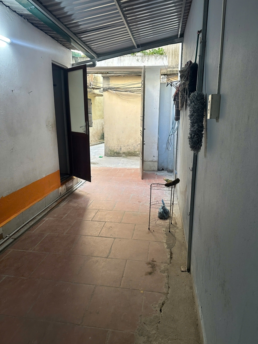 Cho thuê nhà Phố Đường Láng 56m2 mặt tiền 3.5m x 2 tầng 2 ngủ 9 triệu