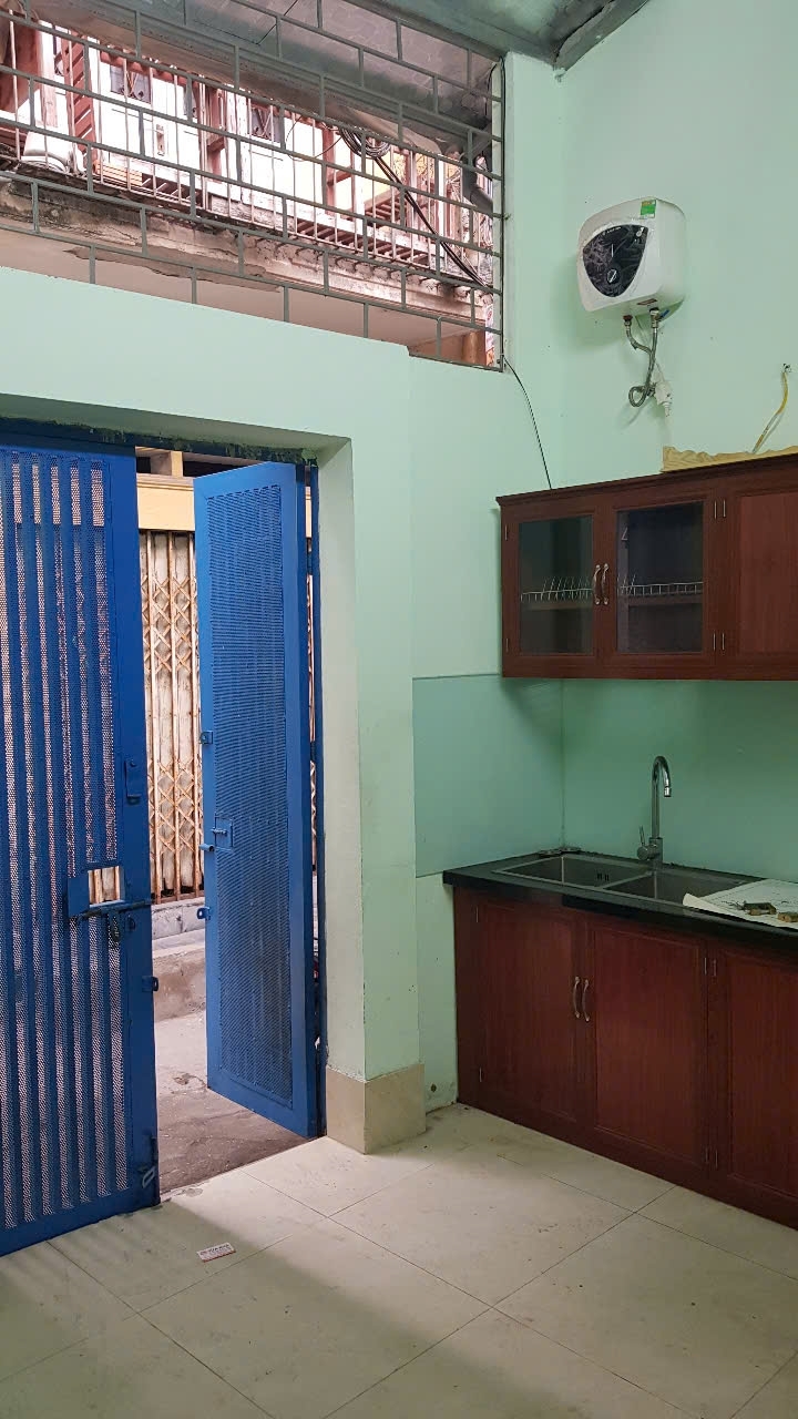 Cho thuê nhà Phố Giáp Nhị 40m2 2 tầng 3 ngủ 2 WC 9 Triệu KD on ở gđ nhóm ít người
