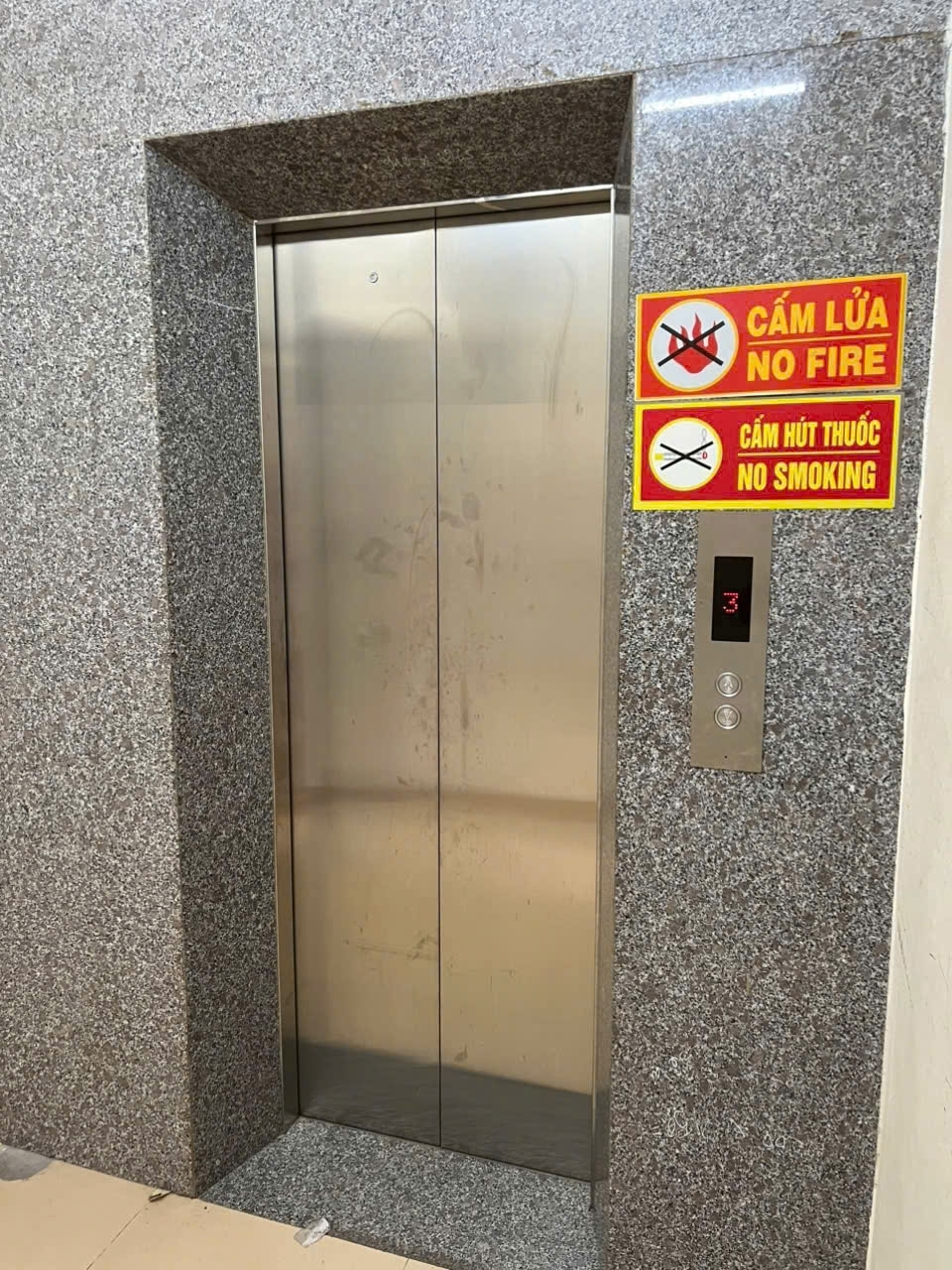 Cho thuê nhà Quan Hoa thang máy 5 tầng x 81m2 mt 5m KD đỉnh vào ngay