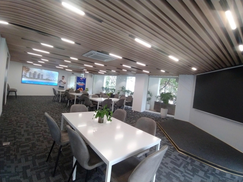 Cho Thuê Văn Phòng 140m² Mặt Phố Trần Thái Tông Giá Rẻ Nhất Quận Cầu Giấy