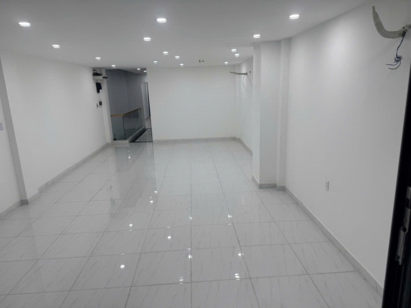 CHO THUÊ VĂN PHÒNG – TRỆT + LẦU 1 – VỊ TRÍ ĐẸP QUẬN 7 – CÓ CHỖ ĐẬU Ô TÔ