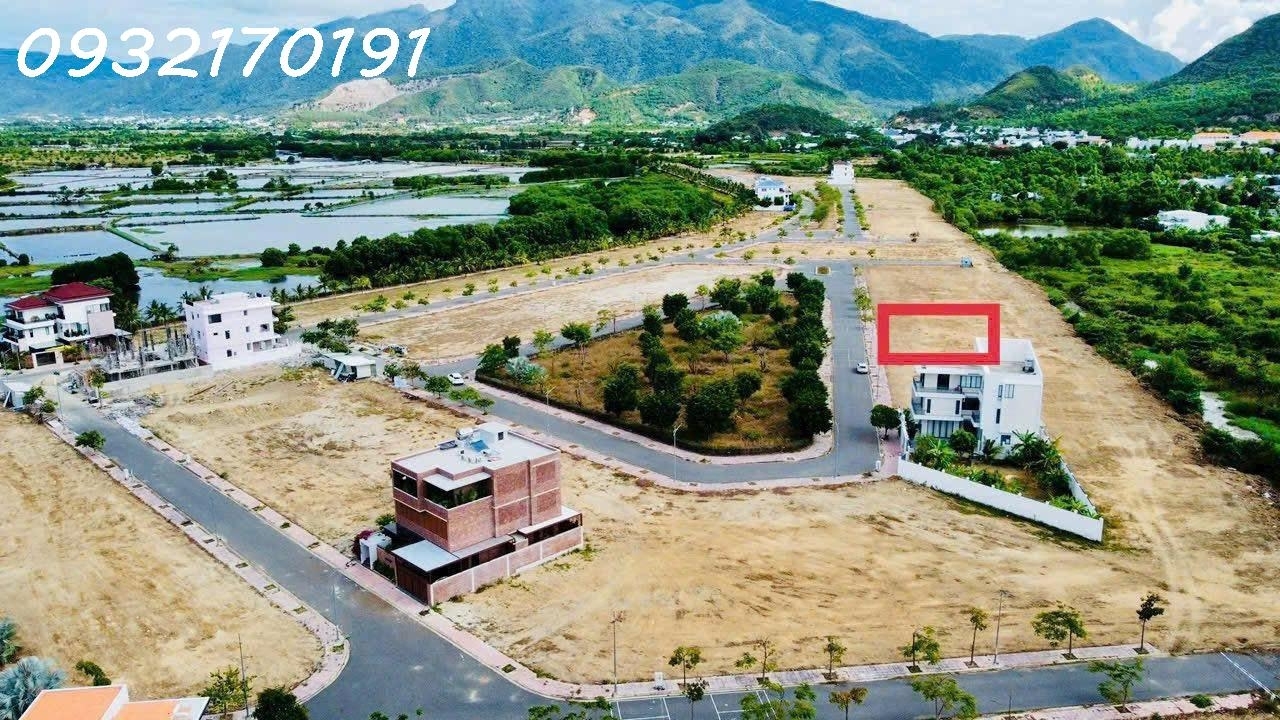 Đất ĐỐI DIỆN CÔNG VIÊN-giá rẻ nhất KĐT-Chỉ 23.5 triệu/m2-Sinh lời cao trong tương lai