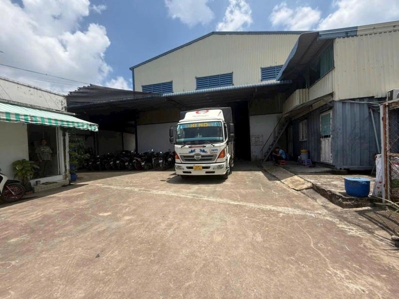 GIẢM GIÁ BÁN NHANH – XƯỞNG 2.340m² NGOÀI KCN – ĐỨC HÒA HẠ LONG AN