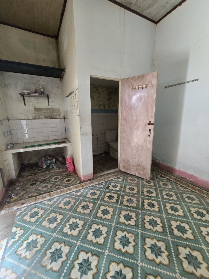 ♪ Góc kiệt thẳng 40m ra Đường 3 Tháng 2 83m2 ngang 6m C4 cũ 3.xx tỷ