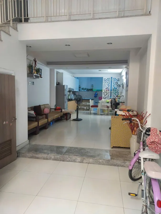 HXH thông nở hậu 4.3m 4 tầng x 70m2 Nguyễn Hồng Đào chỉ 9.9 tỷ