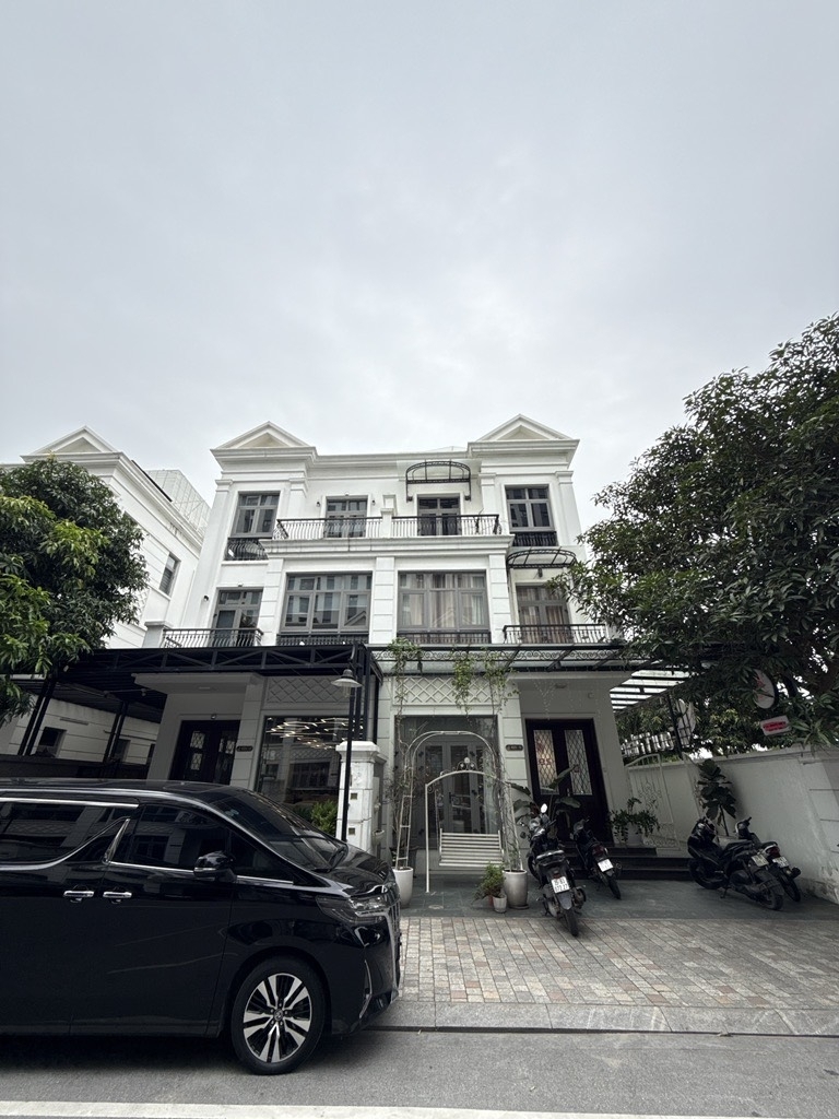 KHU NHÀ VINHOMES LONG BIÊN 65 tỷ 176m MẶT TIỀN 8mVIEW NỘI KHU