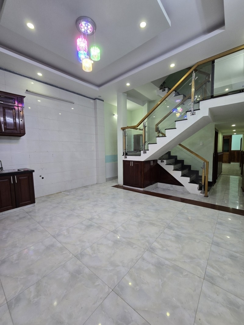 ♥ Kiệt 3m Thẳng thông ra MT Lê Độ gần AeonMall Công Viên 100m2 3 tầng 5.x tỷ