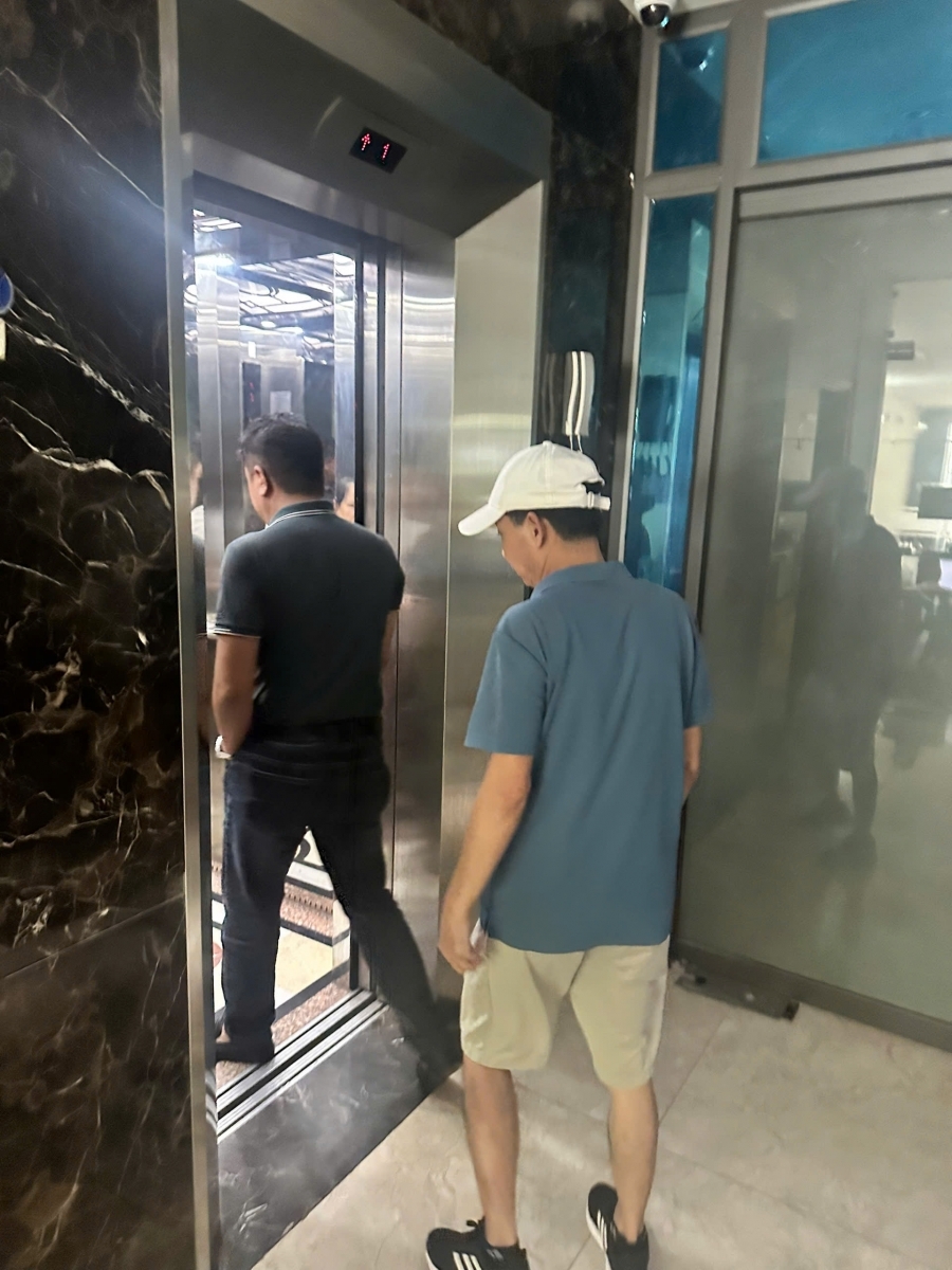 Mặt Phố Vũ Phạm Hàm thang máy 150m2 x 4 tầng mặt tiền 6m Phòng Khám Spa VP...