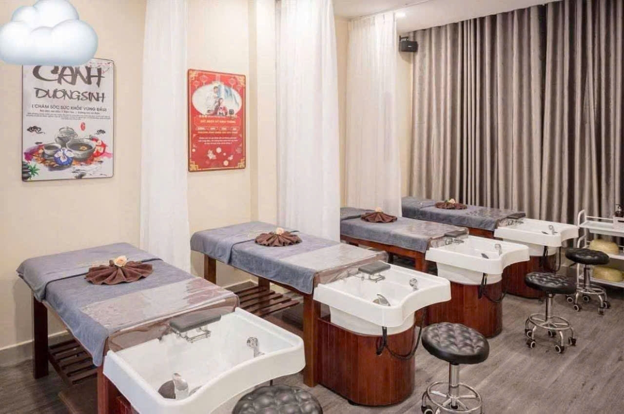 Mình cần sang nhượng tiệm spa tại Quận 7. liên hệ zalo 0944915120
