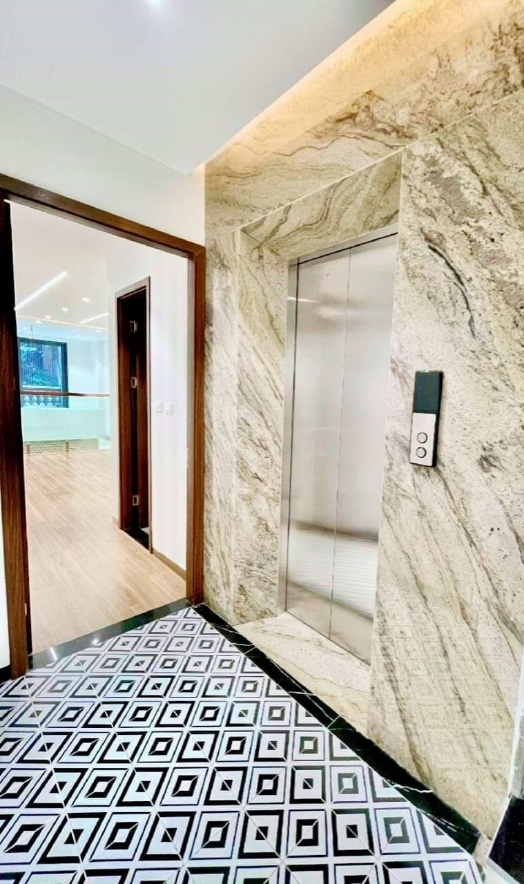 Mình chủ nhà cho thuê nhà mới lô góc Xã Đàn 96m2x 4T vỉa hè 30 Tr