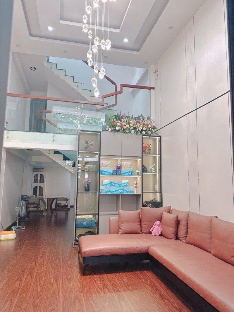 ► Nhà kiệt nhựa có lề Thi Sách gần Cổng Sân Bay 65m2 3 tầng kiên cố 6.x tỷ